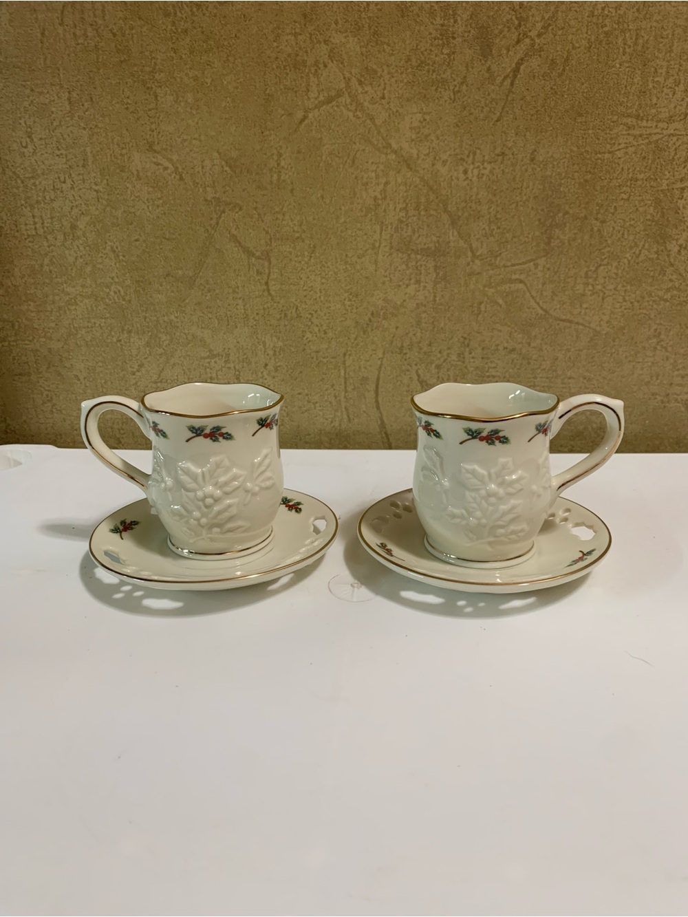 PARTYLITE Holly Leaf Teacup Candle Holders 2 pc. P7257 NEW in Box